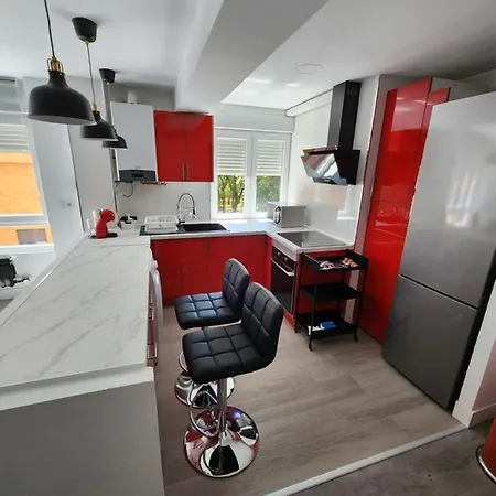 Piso Centrico, Cerca De Hospitales Y Centro. *