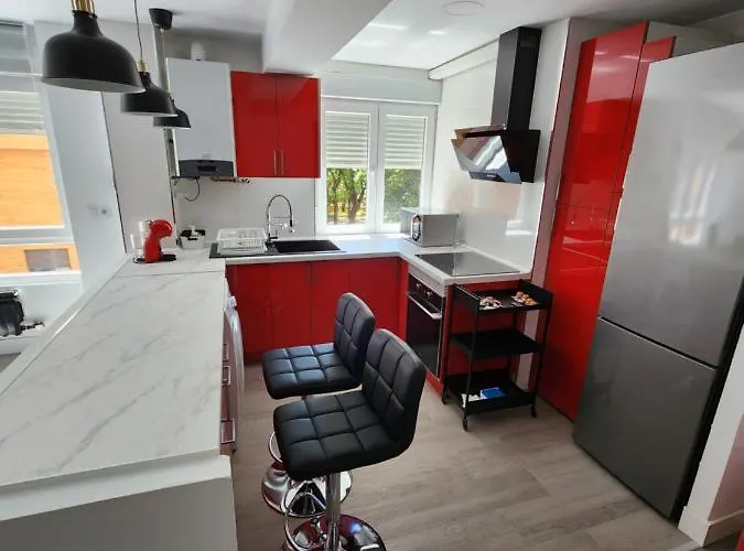 Piso Centrico, Cerca De Hospitales Y Centro. *